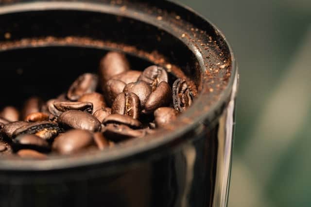 Oily coffee grinders can be cleaned