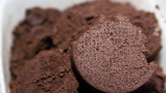 caffeine in old coffee grounds