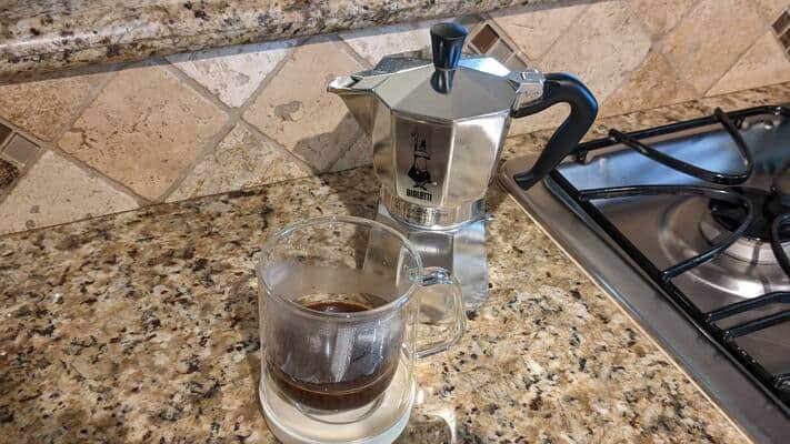 Moka pot with cup